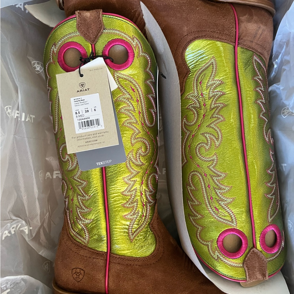 ARIAT WOMEN'S FUTURITY BOON WESTERN BOOTS - SQUARE TOE